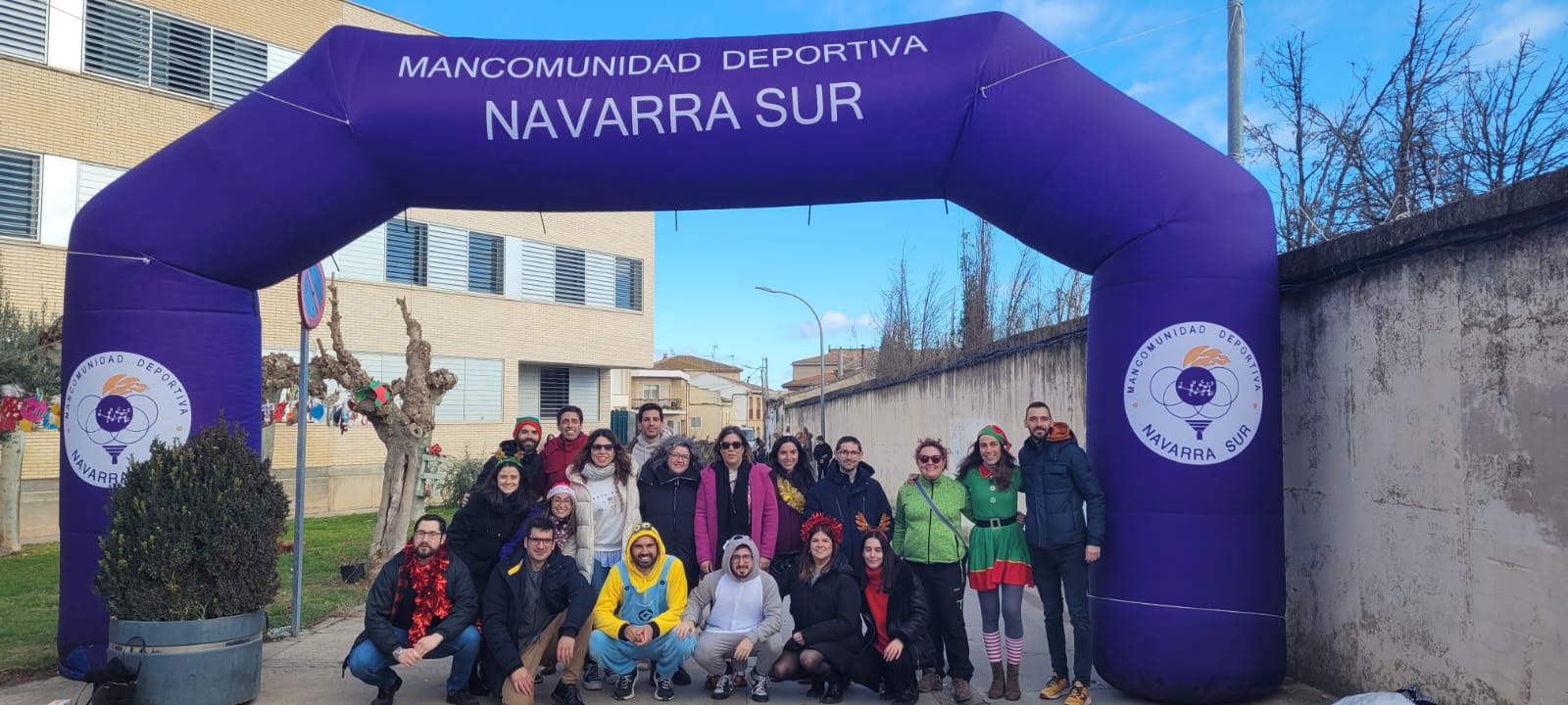 Gran día el de hoy para despedir el último día del curso este año 2024: San Silvestre, premios a los ganadores de las postales, el disfraz más original...gracias a toda la comunidad educativa por hacer que esto sea posible...y Felices días a todos.....